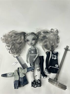 Rainbow High Shadow High Nicole Steel